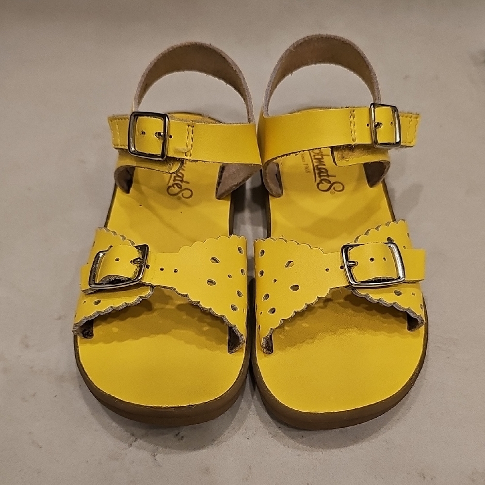 Footmates Leather Yellow Ariel Sandal Size 11